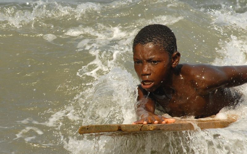 Lee más sobre el artículo La remada en el surf – Aprender a remar