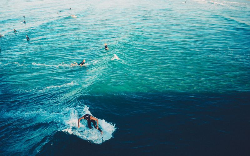 Lee más sobre el artículo El lineup en el surf, el orden invisible del mar