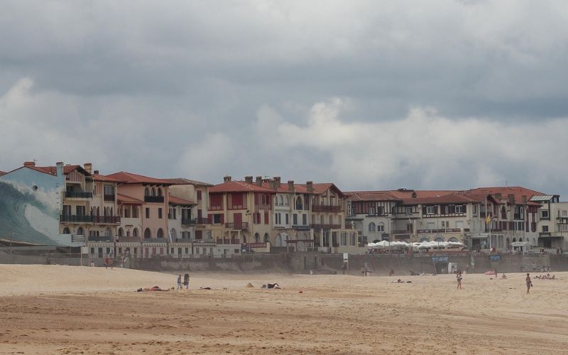 Lee más sobre el artículo Surf en Hossegor: El tubo europeo por excelencia